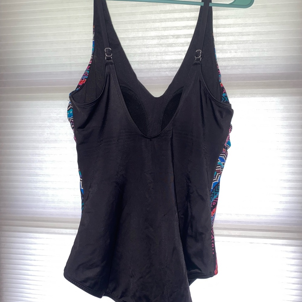 Swimsuit - Picture 2 of 4